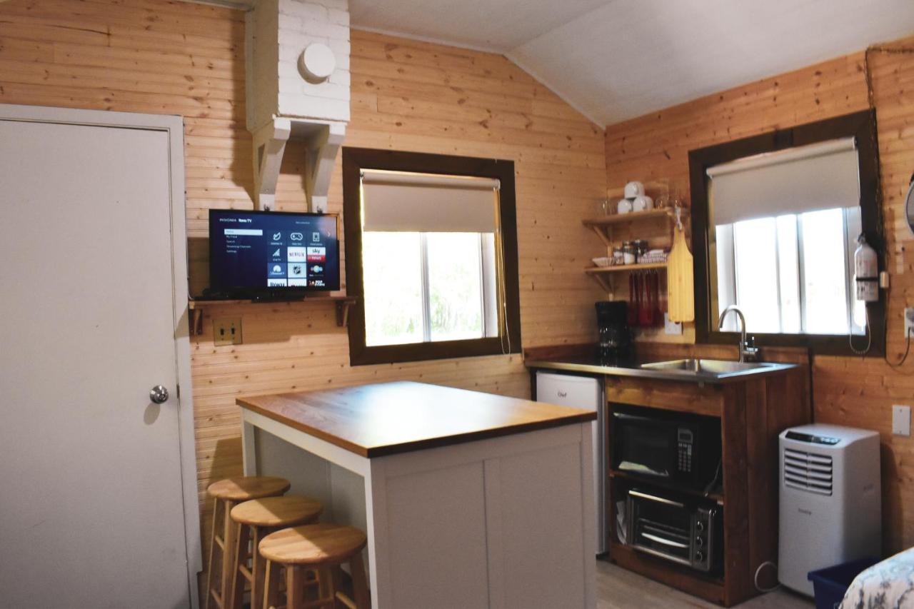 Complexe D'Hebergement La Maison Touristique Dugas Caraquet Dış mekan fotoğraf