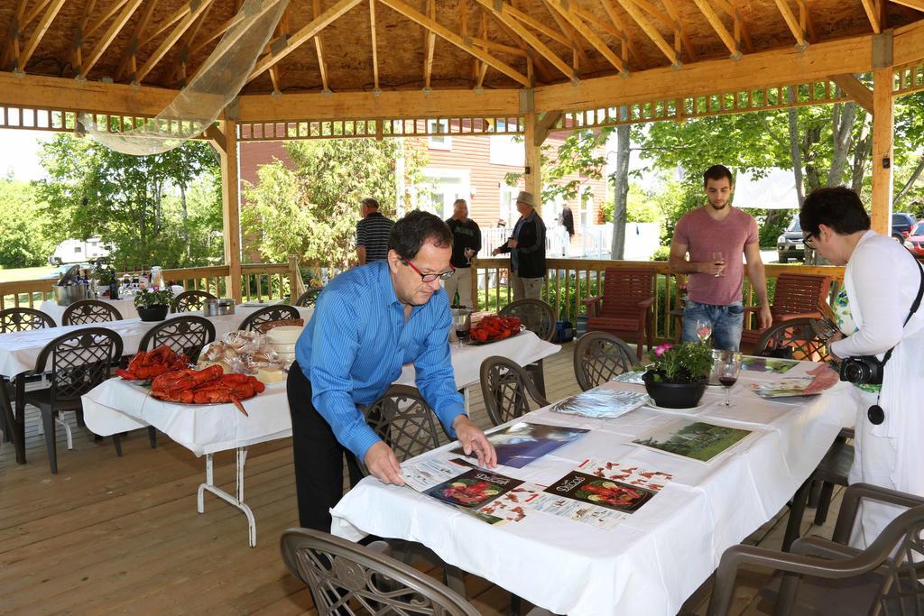 Complexe D'Hebergement La Maison Touristique Dugas Caraquet Dış mekan fotoğraf